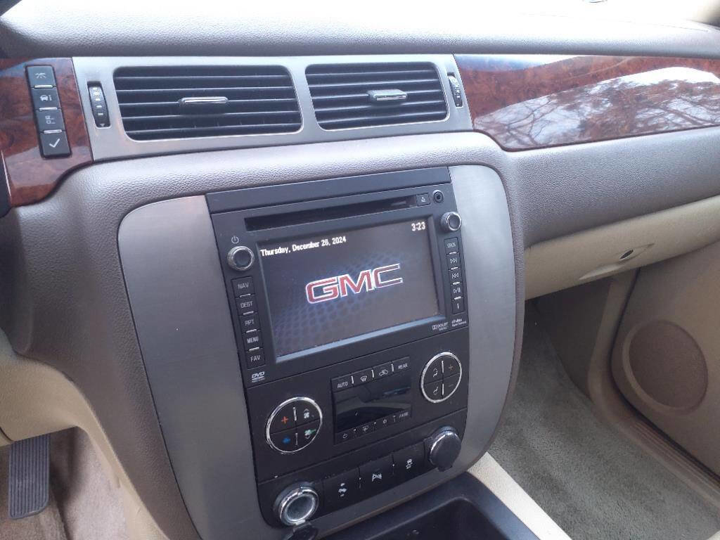 Used 2014 GMC Yukon XL SLT image 18