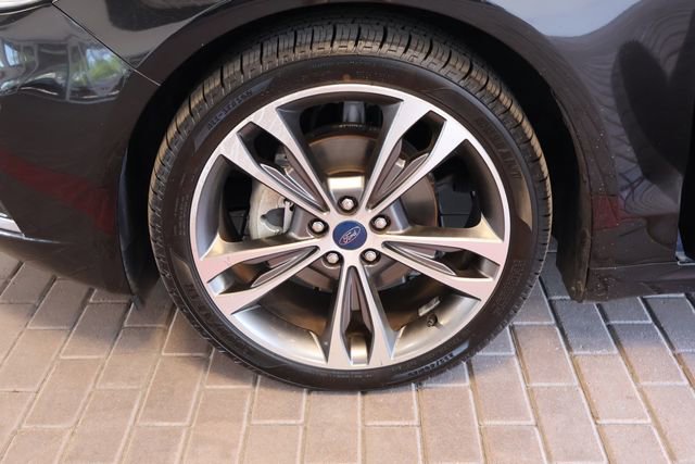 Used 2019 Ford Fusion Titanium AWD/4WD image 11