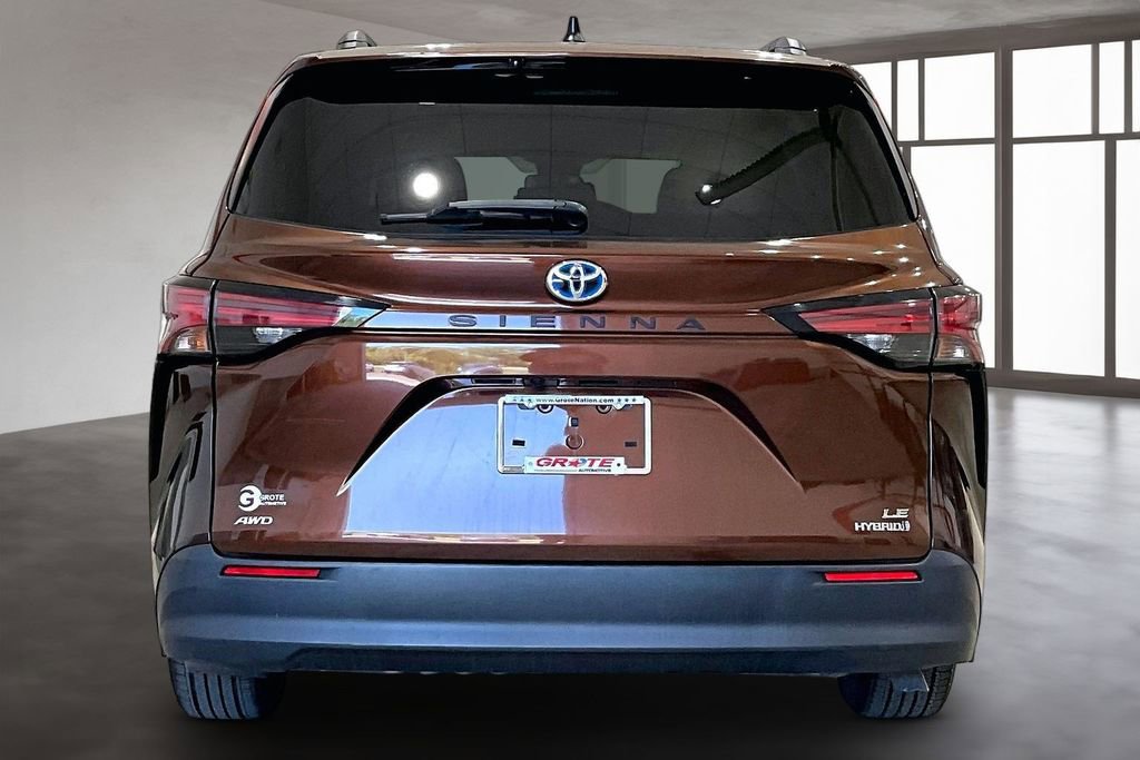 Used 2021 Toyota Sienna LE AWD/4WD image 5