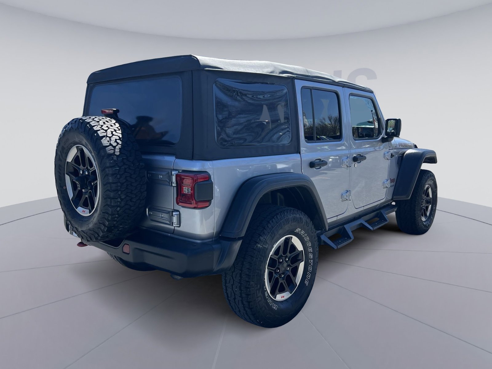 Used 2018 Jeep Wrangler Unlimited Rubicon w/ Steel Bumper Group image 7