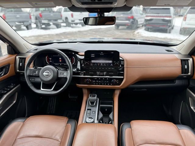 Used 2023 Nissan Pathfinder Platinum w/ Cargo Package image 2