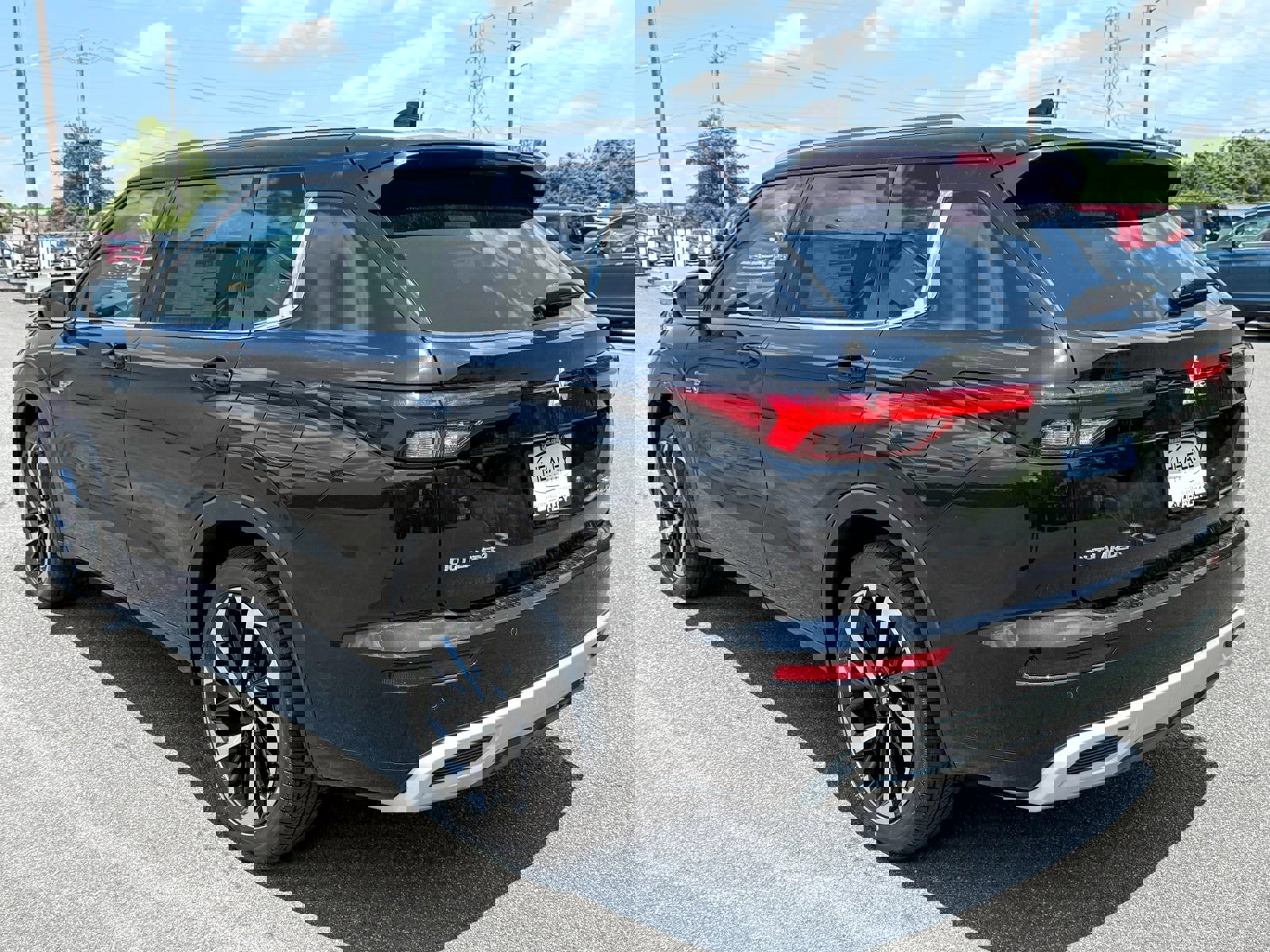 New 2025 Mitsubishi Outlander 4WD Plug-In Hybrid image 2