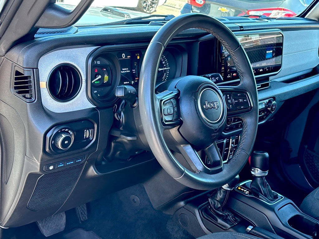 Used 2024 Jeep Wrangler Unlimited AWD/4WD image 10