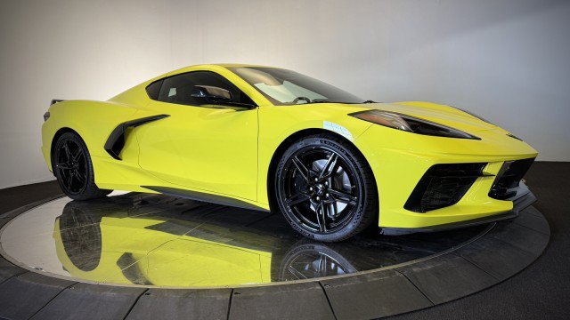 Used 2024 Chevrolet Corvette Stingray Premium Cpe w/ Z51 Performance Package RWD image 18