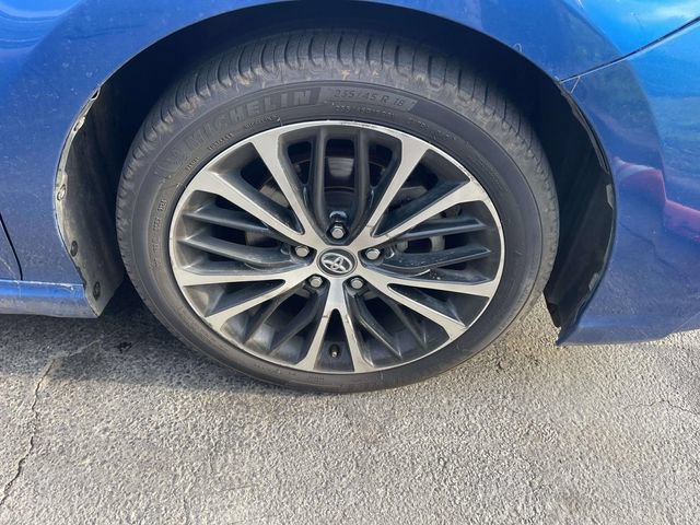 Used 2020 Toyota Camry SE FWD image 2
