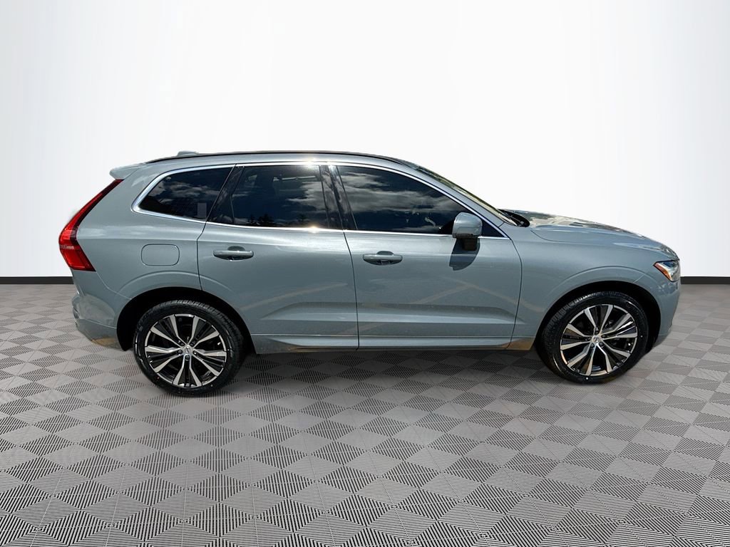 Used 2022 Volvo XC60 B5 Momentum w/ Climate Package image 9