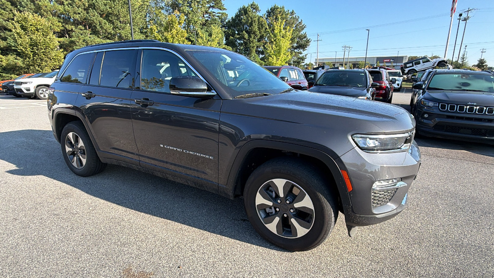 Used 2024 Jeep Grand Cherokee Limited 4xe AWD/4WD image 5