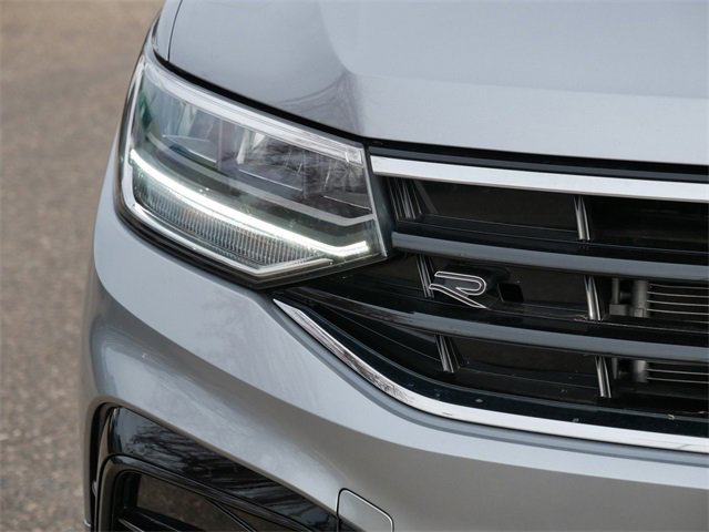 Certified 2024 Volkswagen Tiguan SE R-Line image 10