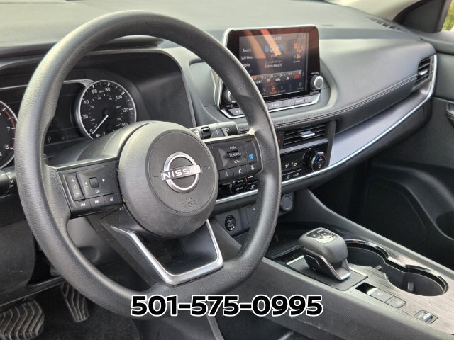 Used 2024 Nissan Rogue SV FWD image 9