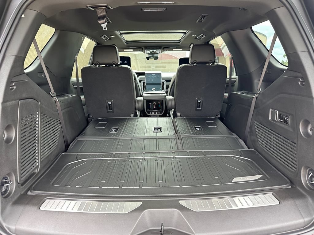 New 2026 GMC Yukon AT4 Ultimate w/ LPO, Floor Liner Package AWD/4WD image 47