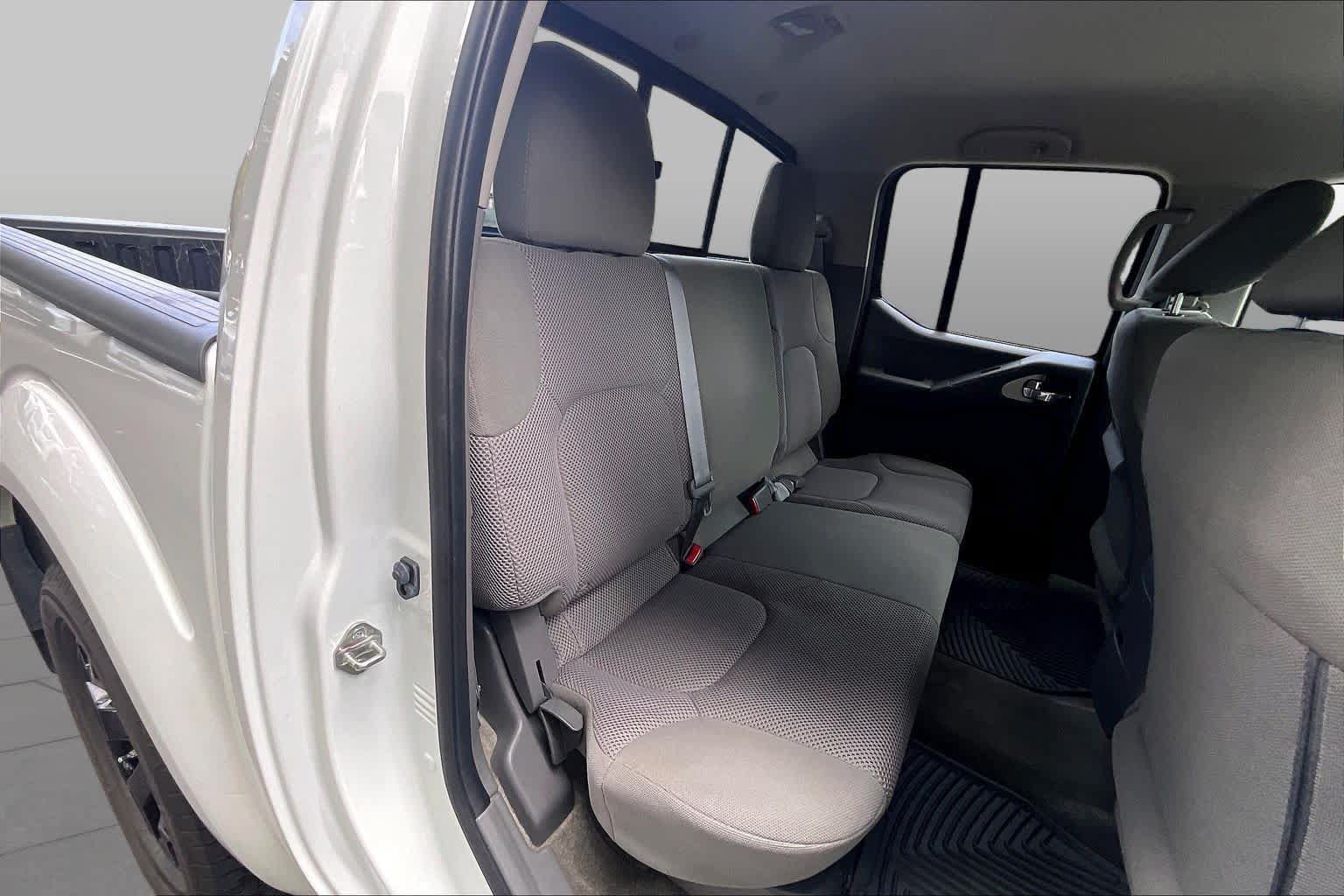 Used 2018 Nissan Frontier SV w/ Value Truck Package RWD image 18
