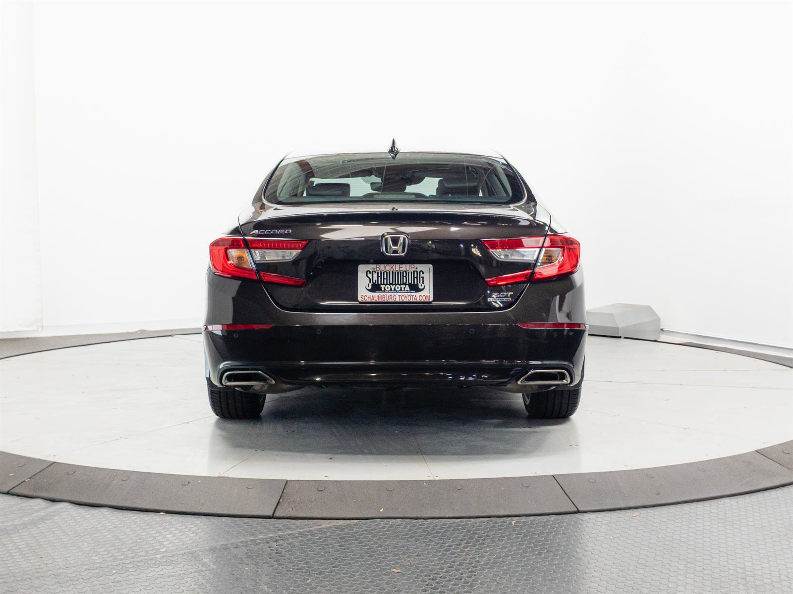 Used 2018 Honda Accord Touring image 10