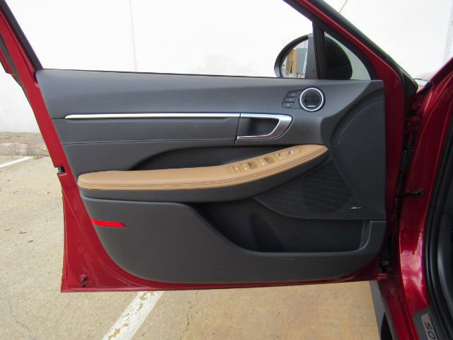 Used 2023 Hyundai Sonata Limited image 16