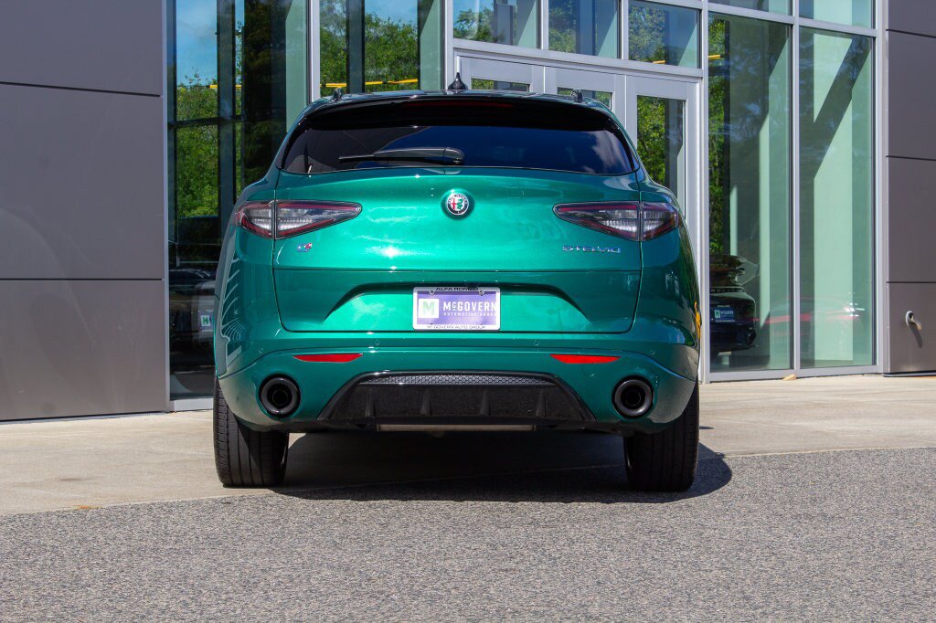 Used 2025 Alfa Romeo Stelvio Tributo Italiano w/ Active Assist Plus Package AWD/4WD image 9