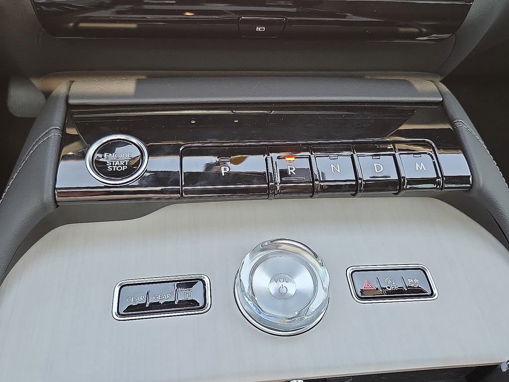 New 2025 Lincoln Navigator Reserve w/ Jet Appearance Package image 17