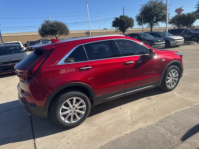 Used 2021 Cadillac XT4 Luxury image 3