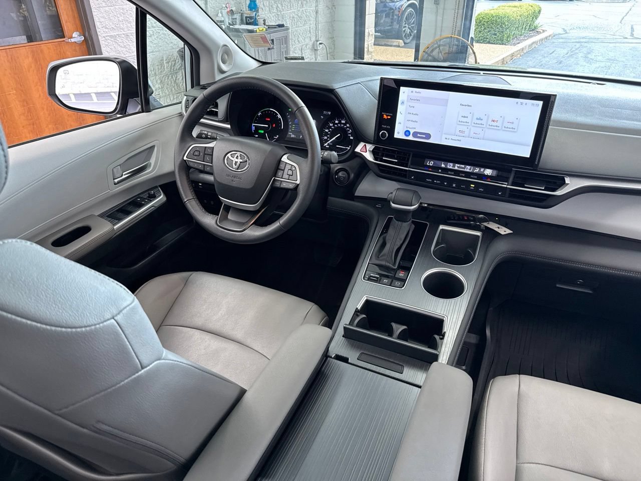 Certified 2025 Toyota Sienna XLE w/ XLE Plus Package AWD/4WD image 48