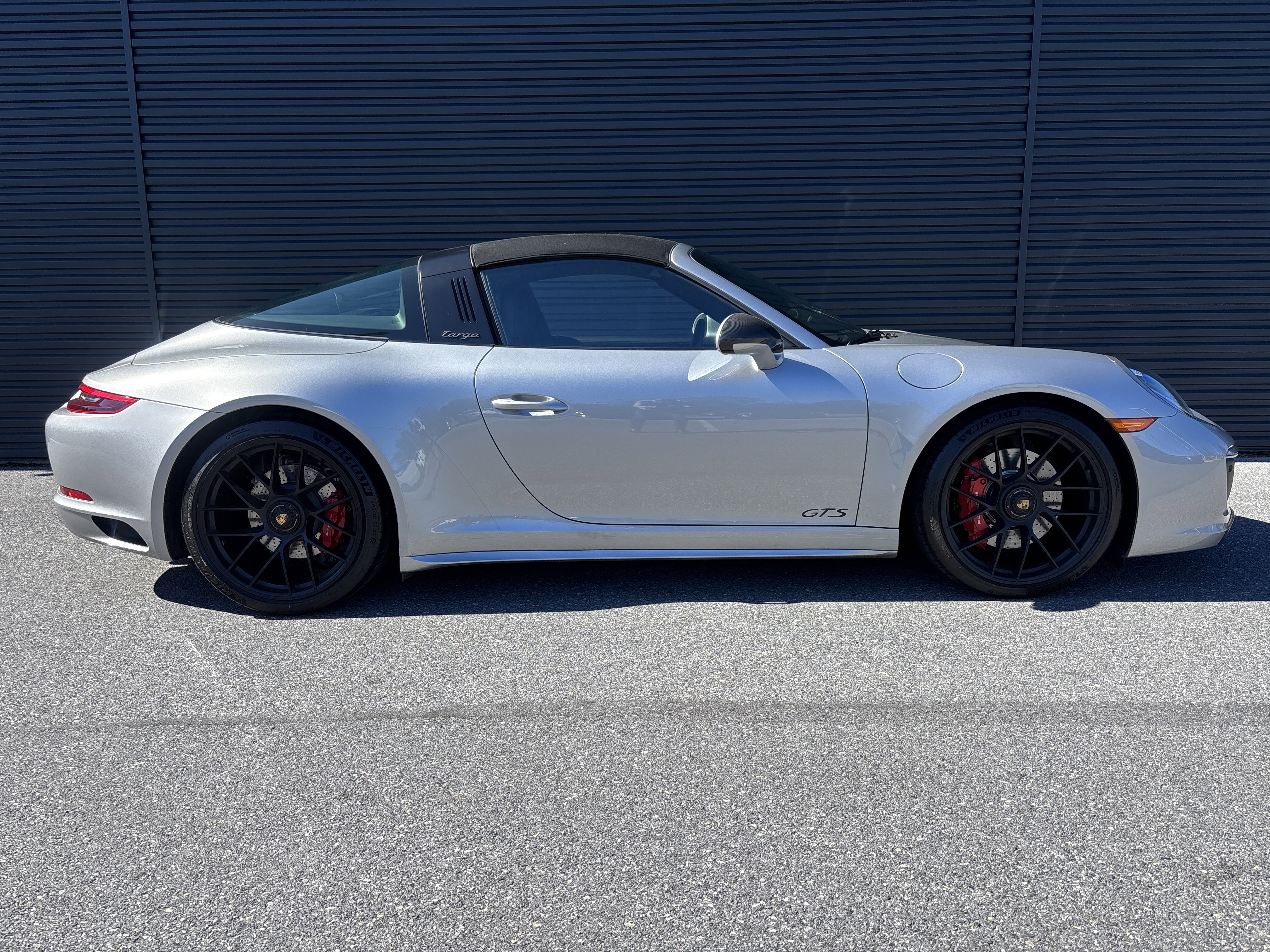 Certified 2019 Porsche 911 image 2