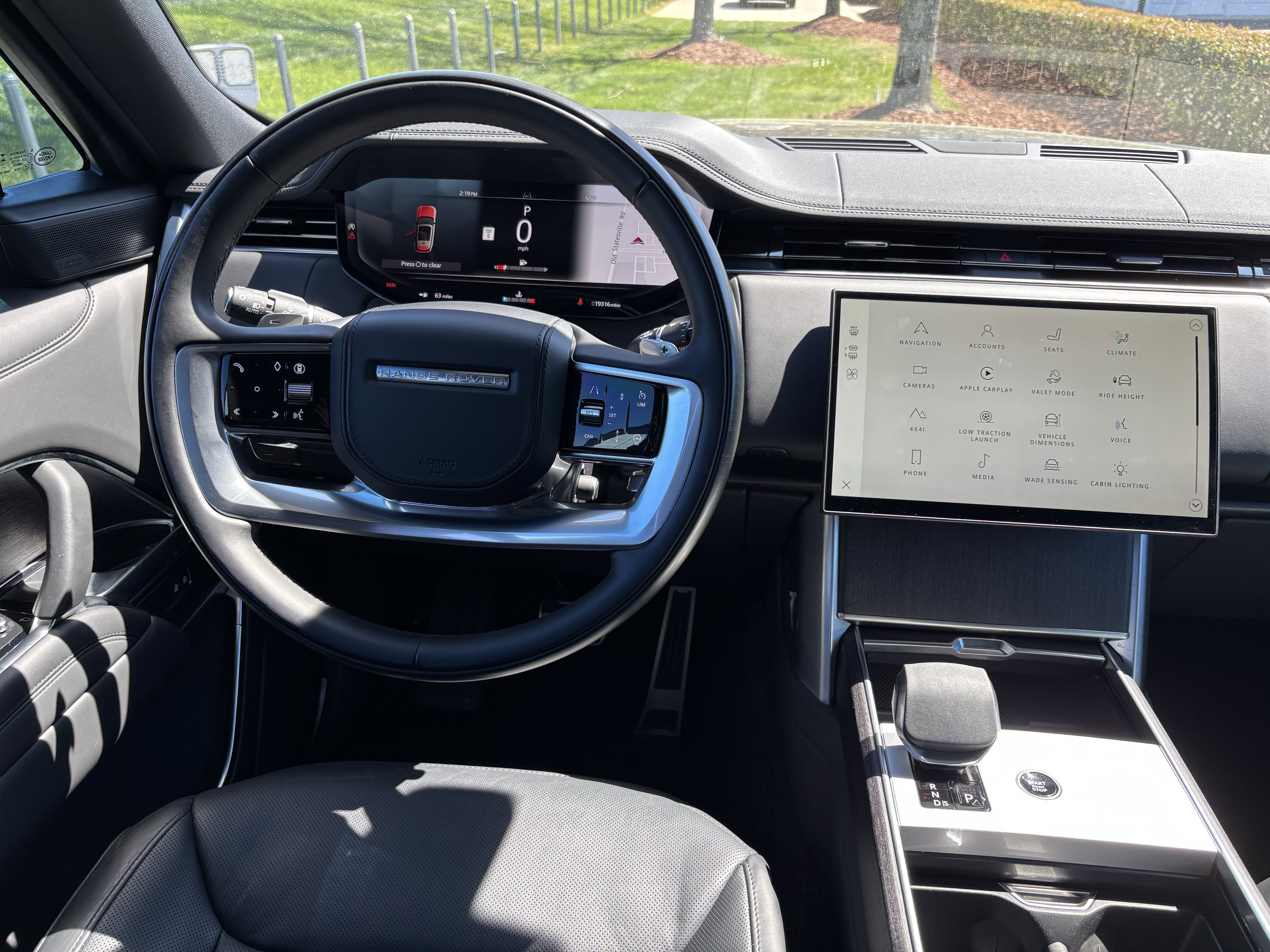 Used 2025 Land Rover Range Rover SE AWD/4WD image 30