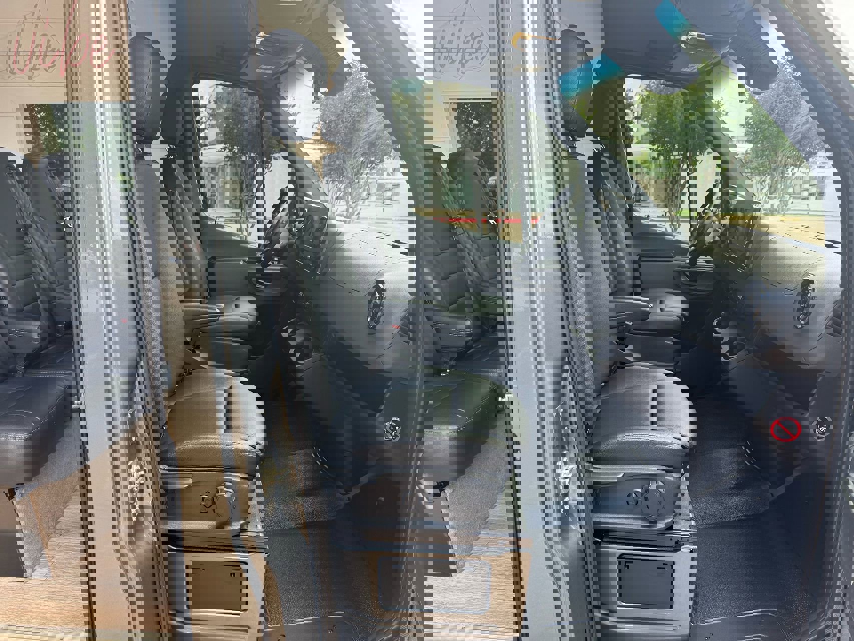 Used 2019 Mercedes-Benz Sprinter 2500 image 17