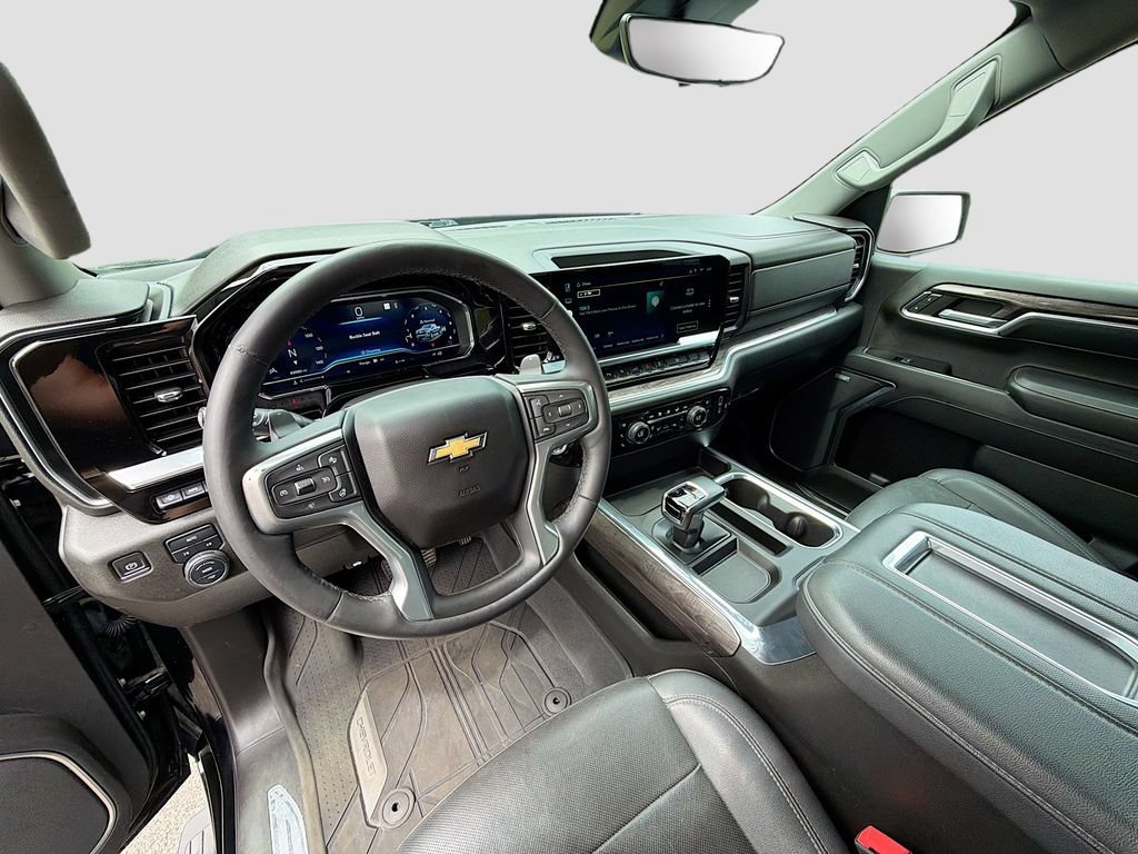 Used 2022 Chevrolet Silverado 1500 LTZ w/ LTZ Premium Package AWD/4WD image 9