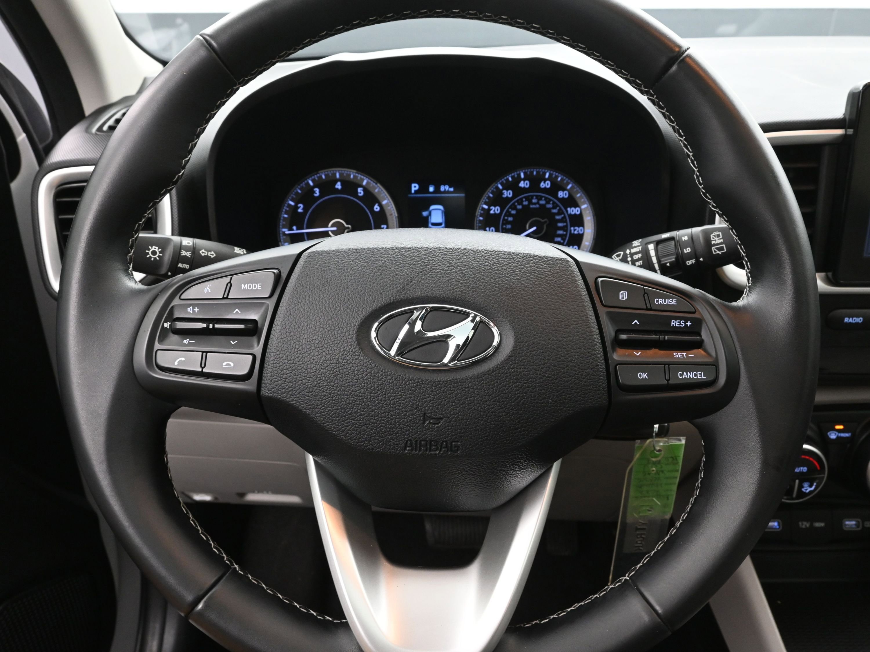 Certified 2022 Hyundai Venue SEL image 13