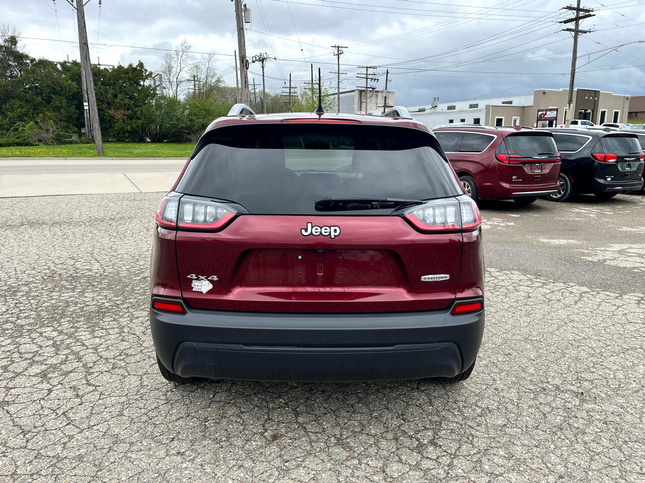 Used 2019 Jeep Cherokee Latitude Plus w/ Cold Weather Group image 4