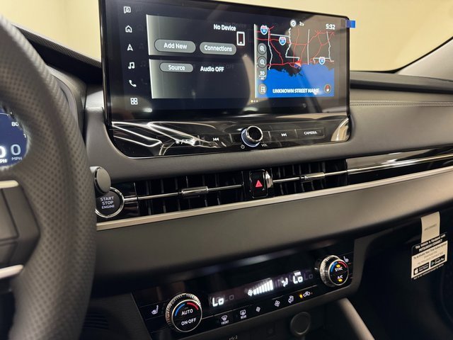 New 2025 Mitsubishi Outlander SE image 14