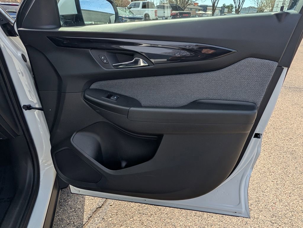 Used 2025 Chevrolet TrailBlazer LT FWD image 16