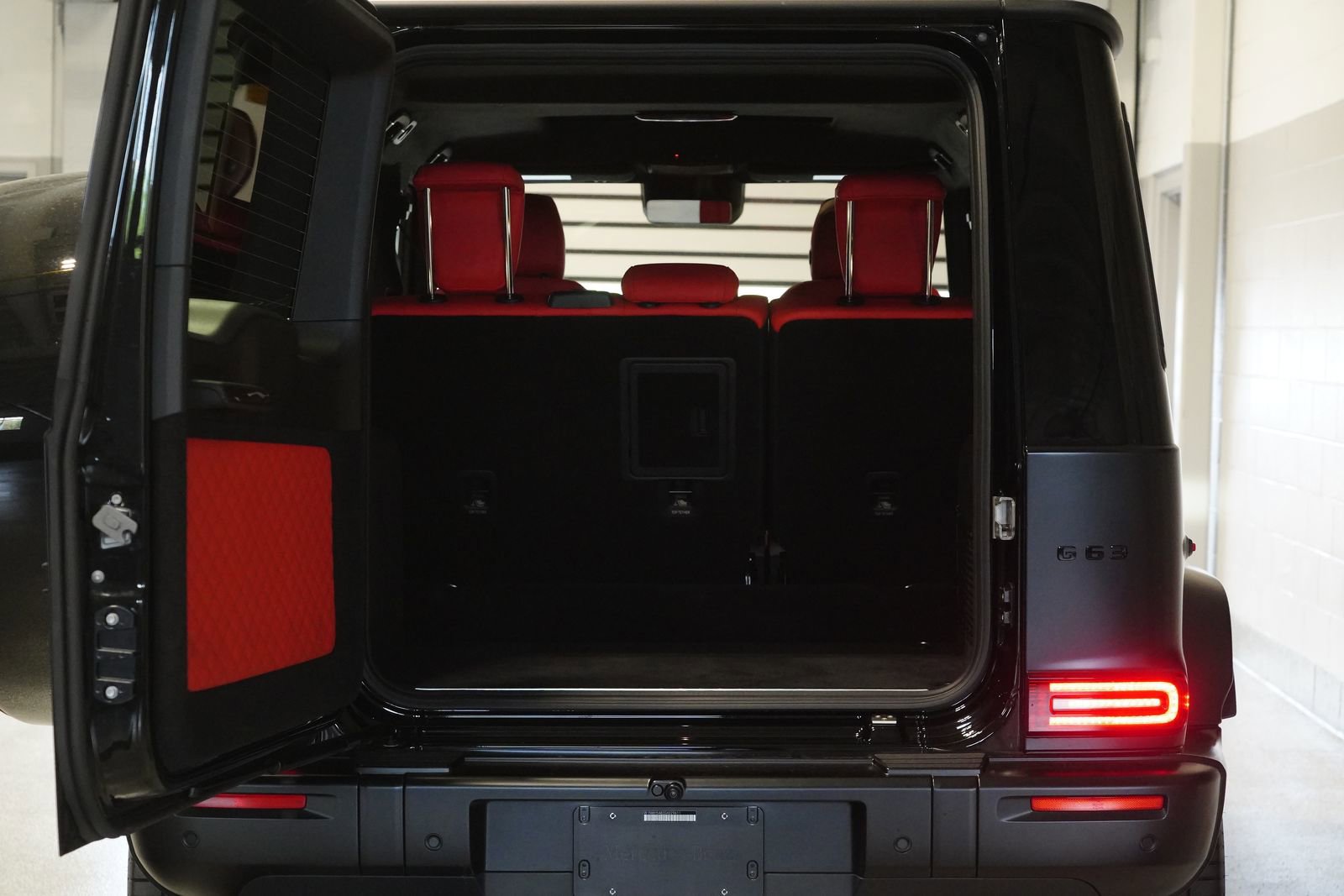 Used 2025 Mercedes-Benz G 63 AMG 4MATIC image 33