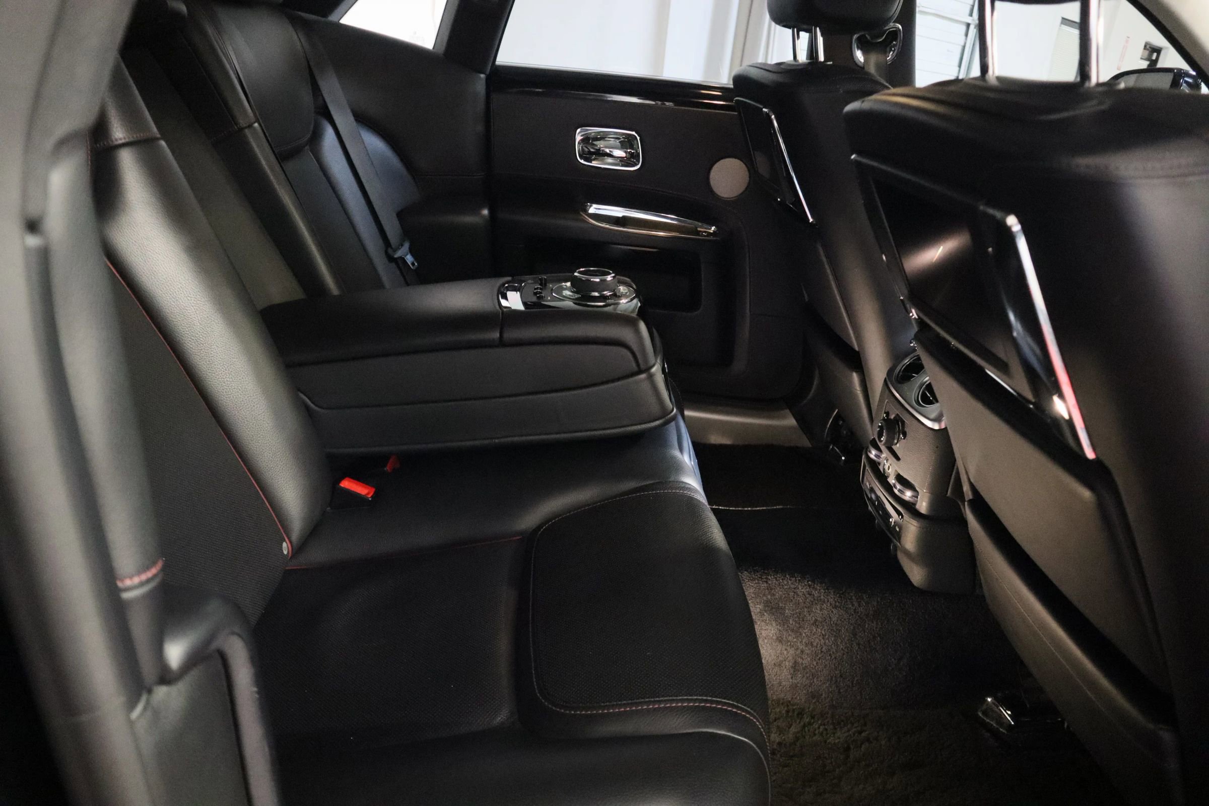 Used 2016 Rolls-Royce Ghost image 22