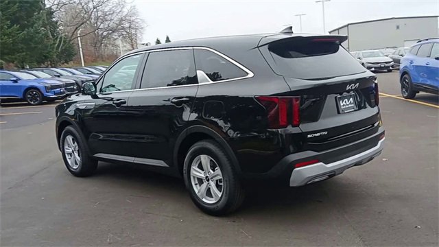 New 2026 Kia Sorento LX image 9