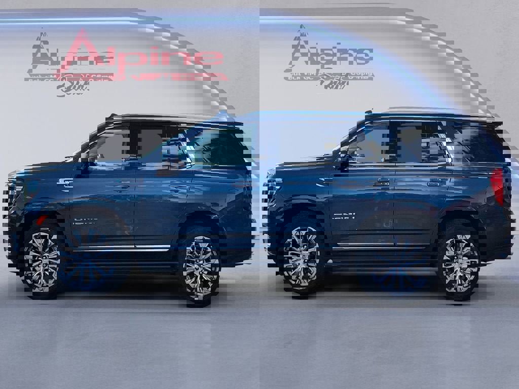 Used 2021 GMC Yukon Denali w/ Denali Premium Package image 2