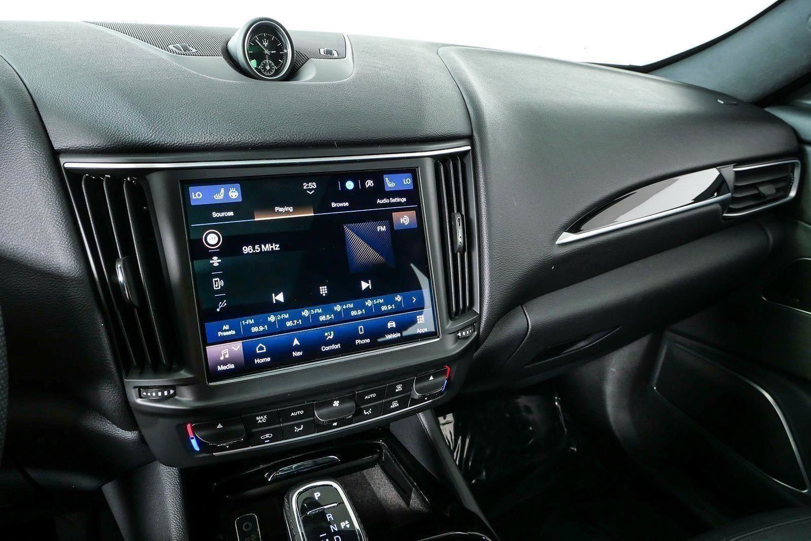 Used 2023 Maserati Levante GT AWD/4WD image 14