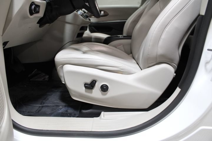 Used 2021 Chrysler Voyager Lxi FWD image 19