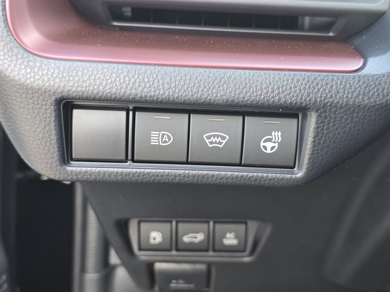 New 2026 Toyota Prius Plug-In Hybrid FWD image 11
