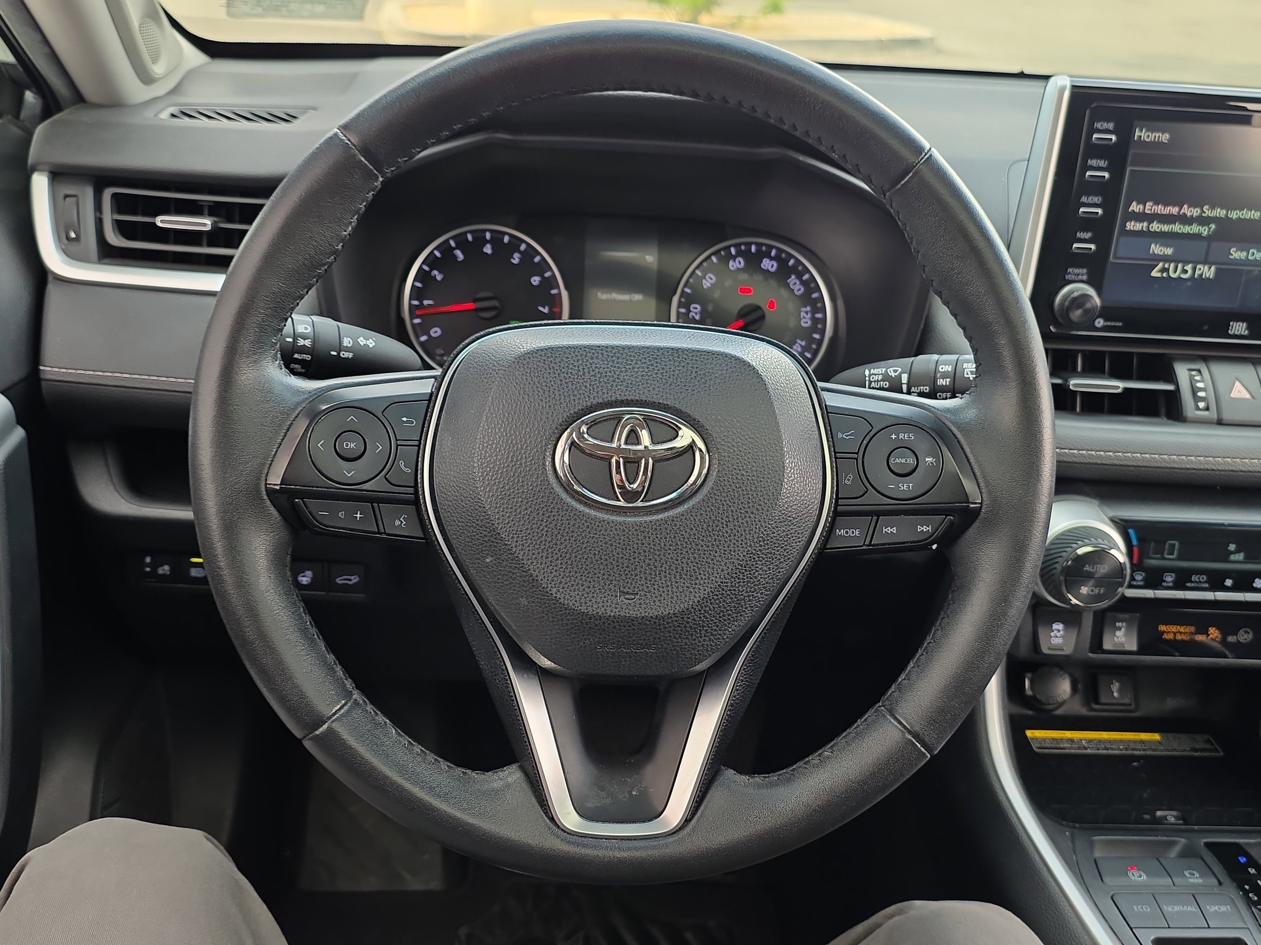Used 2020 Toyota RAV4 XLE Premium image 16