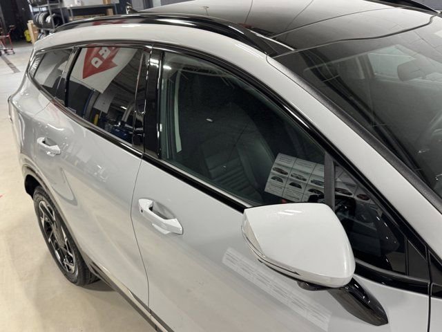 Used 2025 Kia Sportage SX AWD/4WD image 9