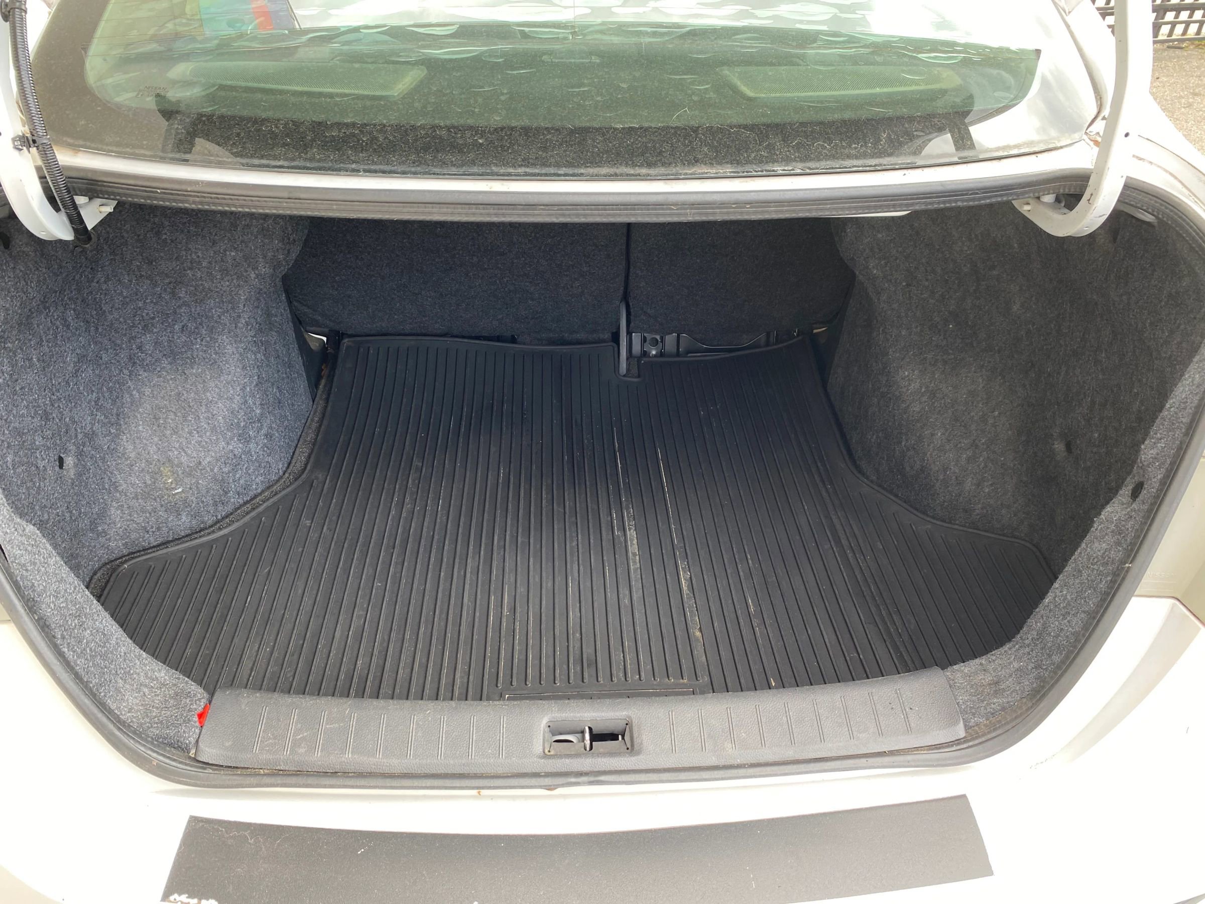 Used 2018 Nissan Sentra SR w/ SR Midnight Edition Package image 10