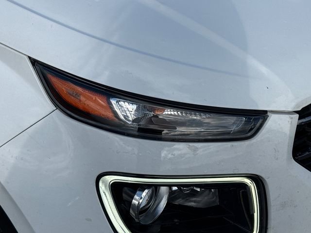 Used 2021 Hyundai Venue SEL w/ Premium Package image 12