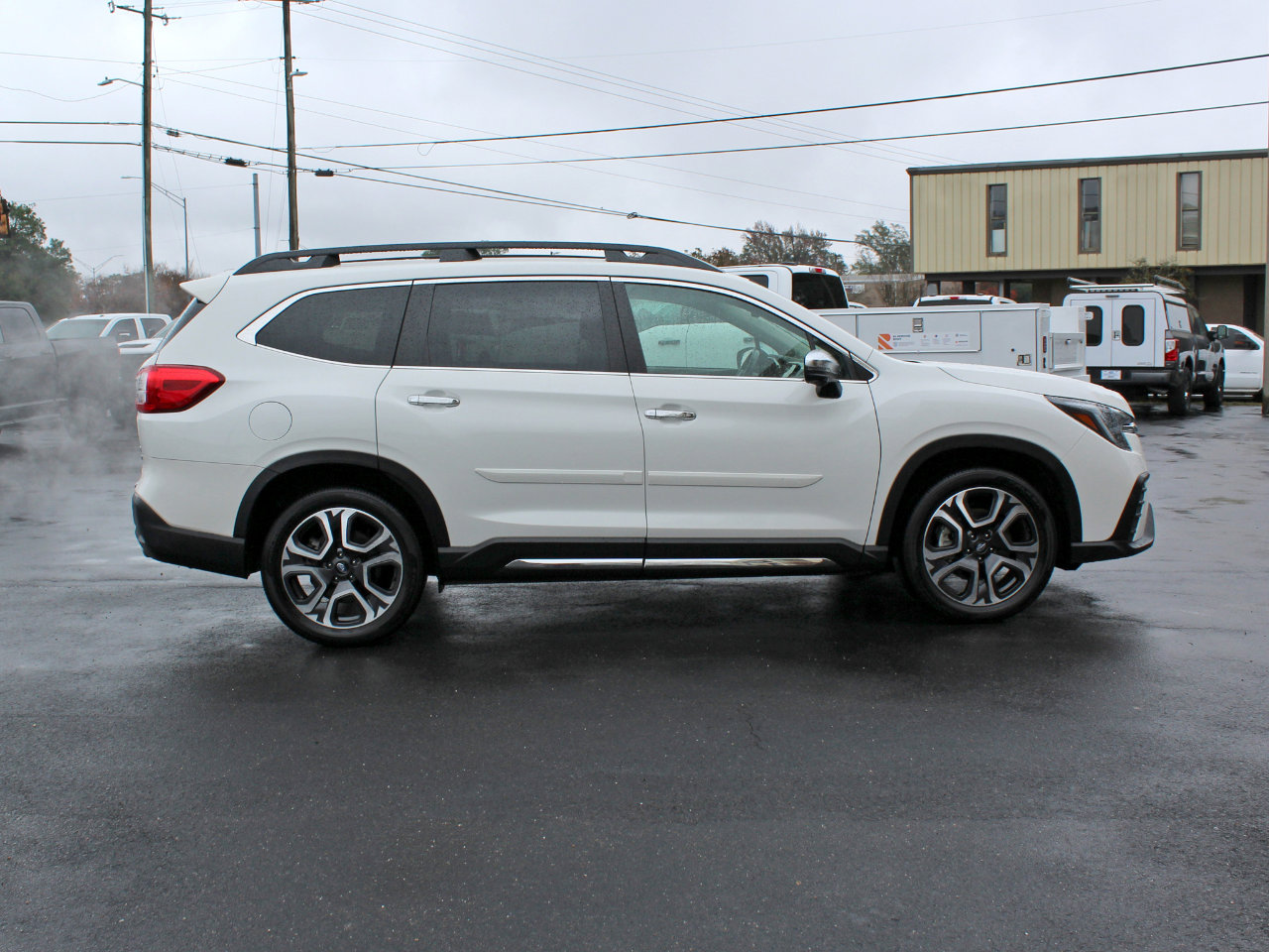Used 2023 Subaru Ascent Touring image 5