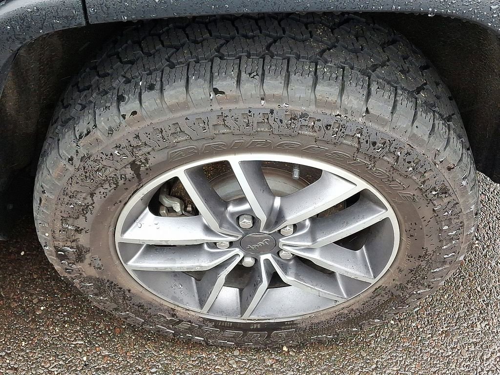 Used 2021 Jeep Grand Cherokee Limited image 7