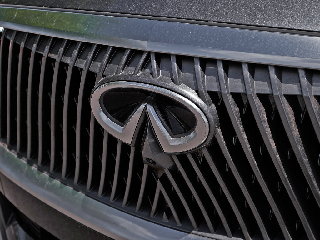Certified 2026 INFINITI QX60 Luxe w/ Cargo Package AWD/4WD image 3