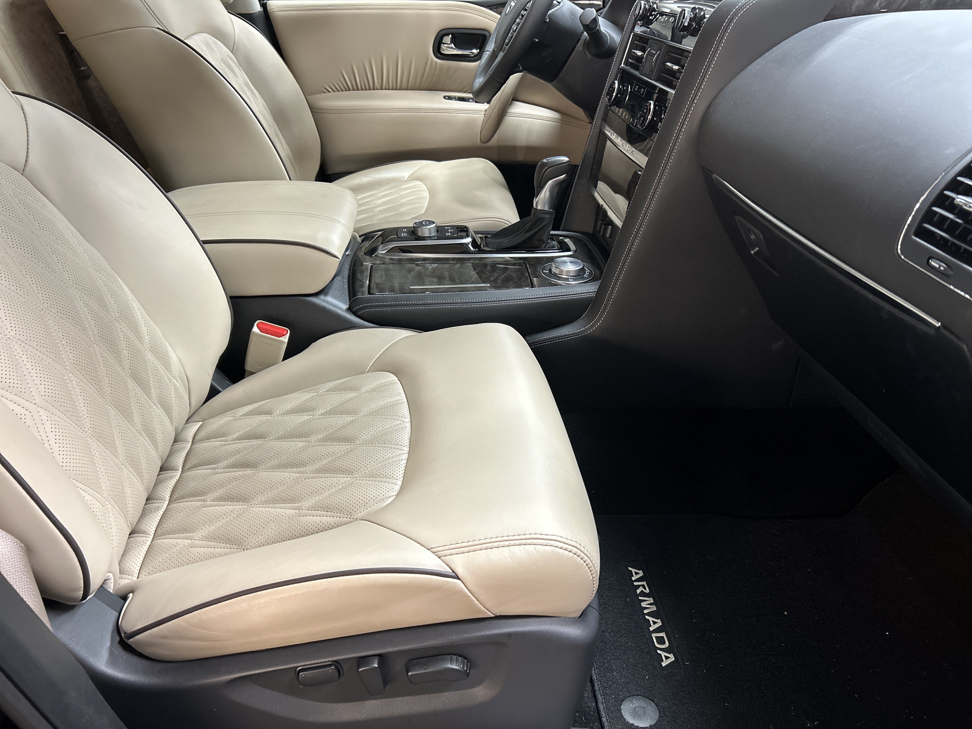 Used 2024 Nissan Armada Platinum w/ Captain's Chairs Package AWD/4WD image 33