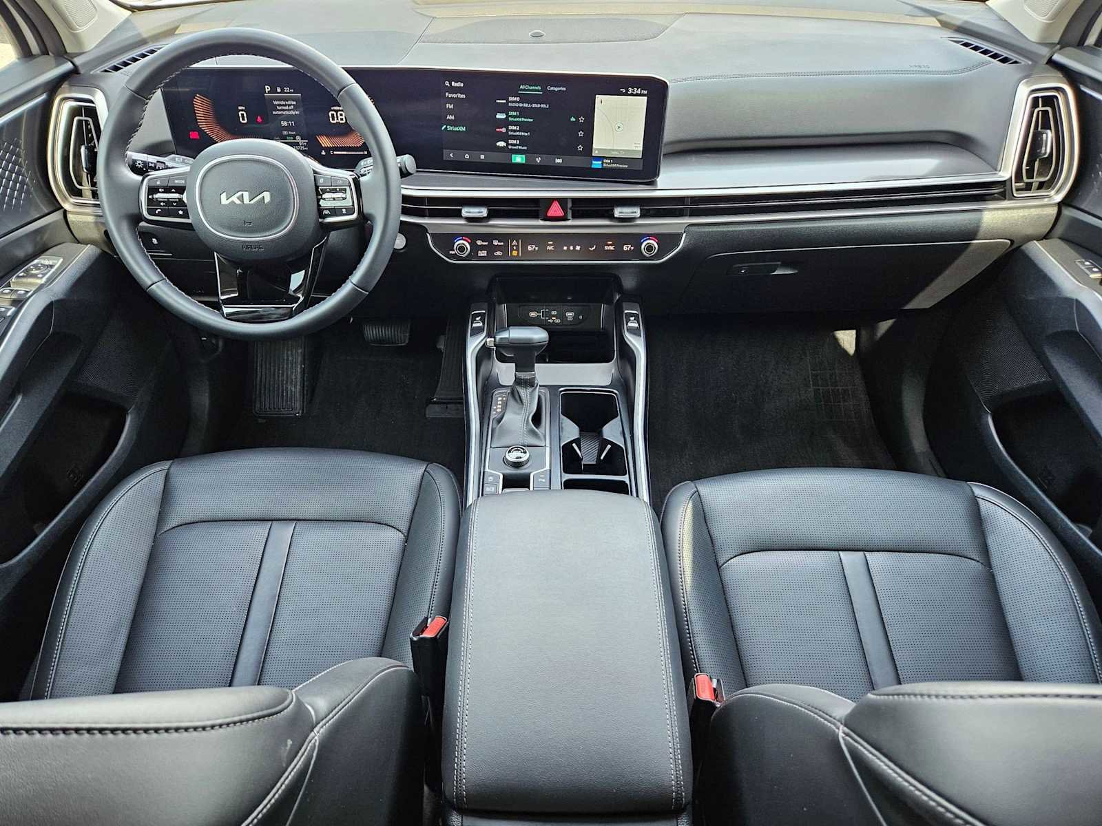Certified 2025 Kia Sorento EX w/ Panoramic Sunroof Package FWD image 13