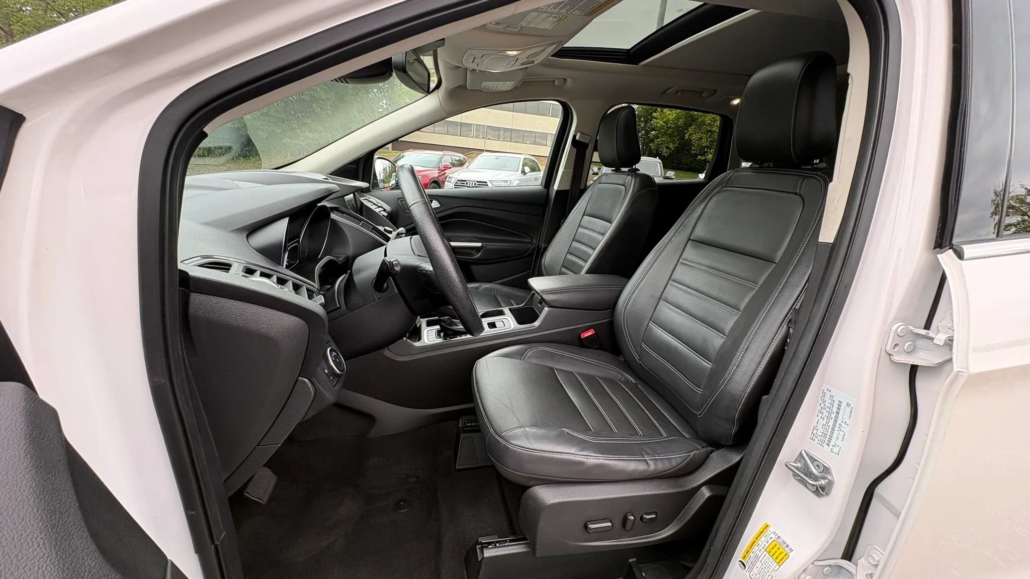 Used 2018 Ford Escape SEL w/ Ford Safe & Smart Package AWD/4WD image 2
