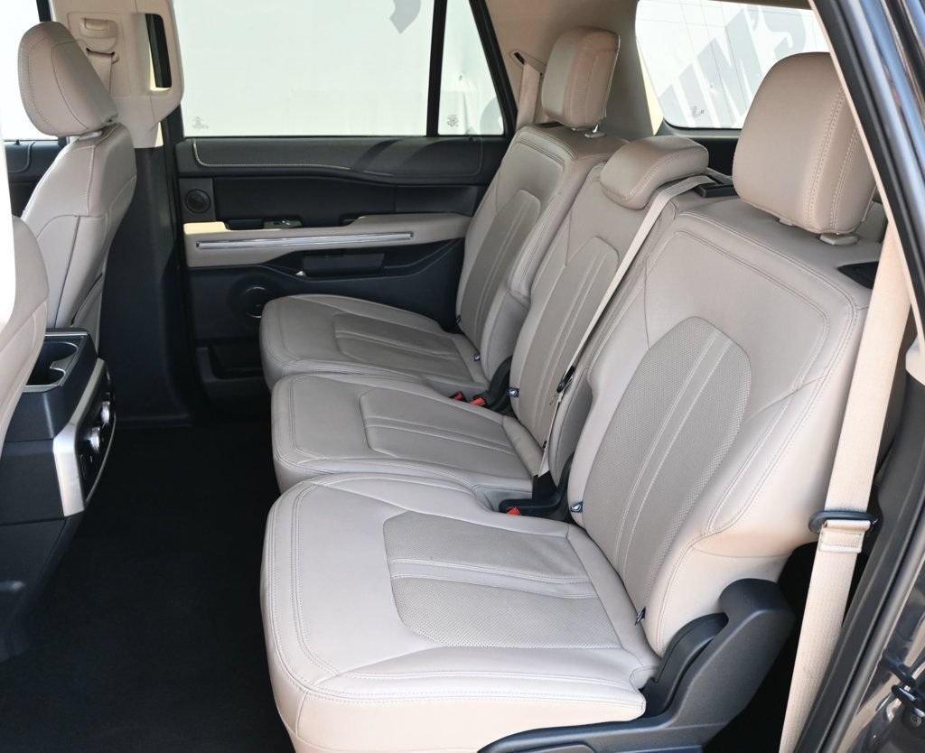 Used 2024 Ford Expedition Max Limited RWD image 19