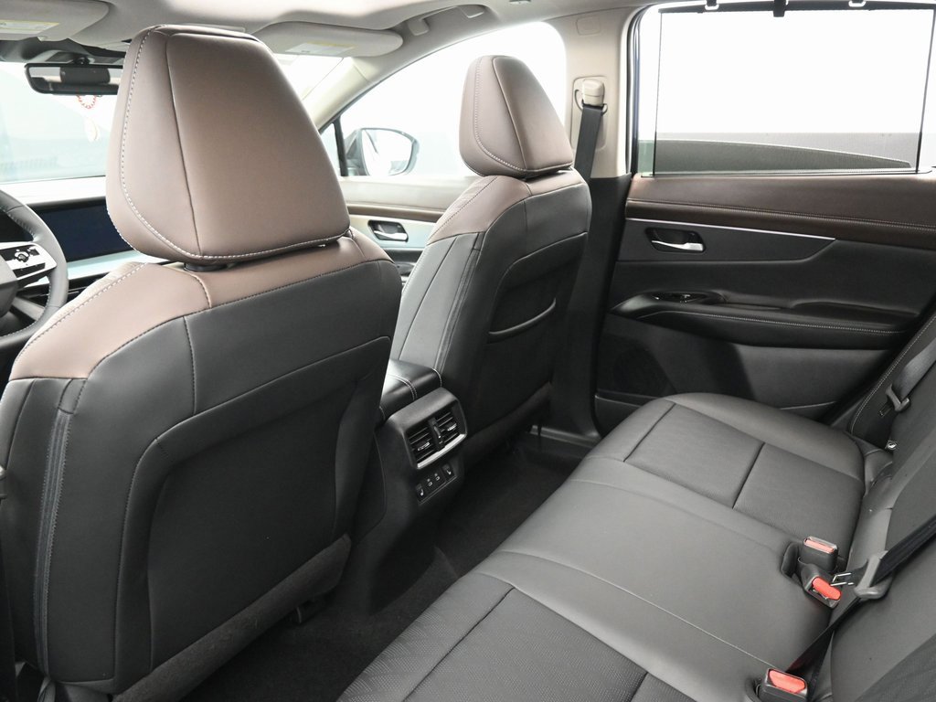 Used 2025 Nissan Murano Platinum w/ Cargo Package image 29