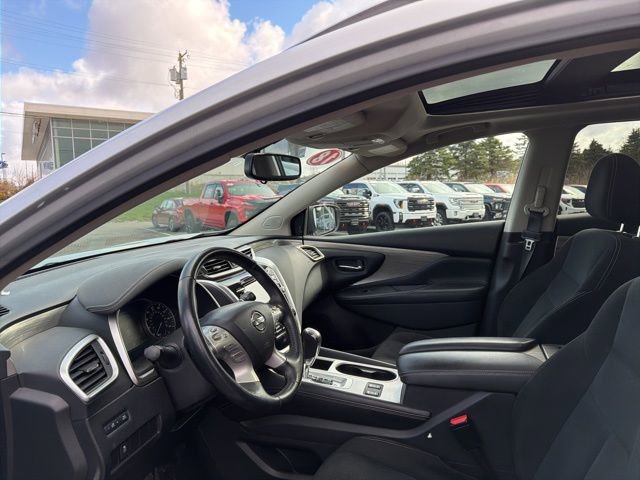 Used 2018 Nissan Murano SV w/ Premium Package image 18