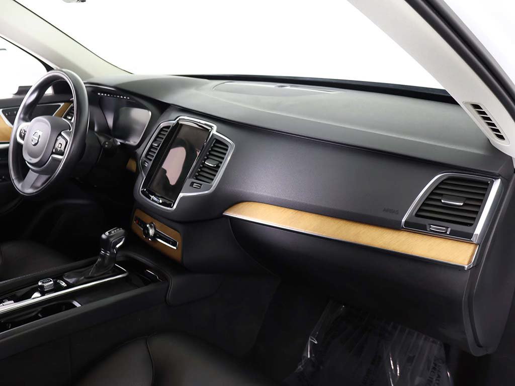 Used 2022 Volvo XC90 T6 Momentum w/ Climate Package AWD/4WD image 34